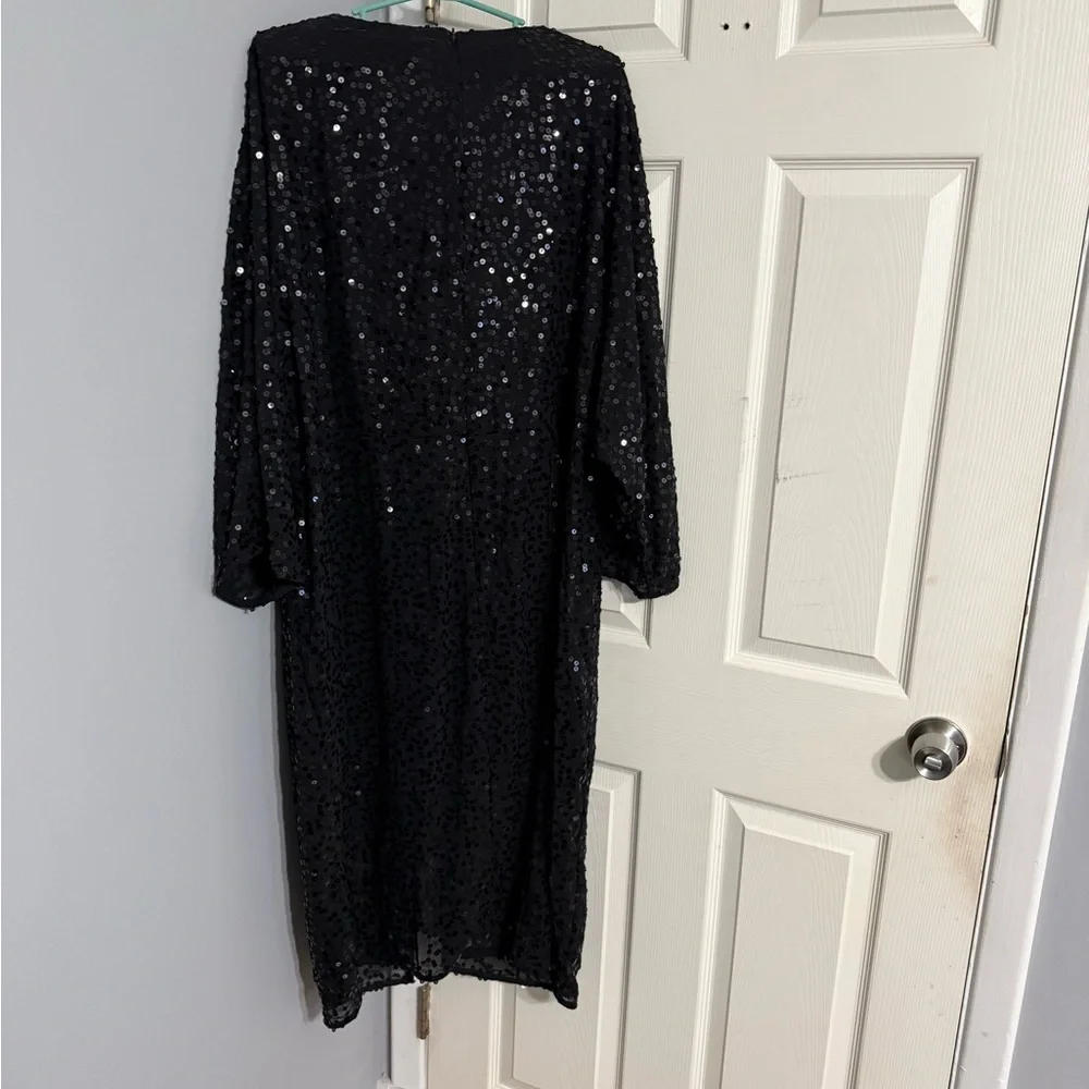 Elegant Black Sequin Dress - Picture 4 of 4